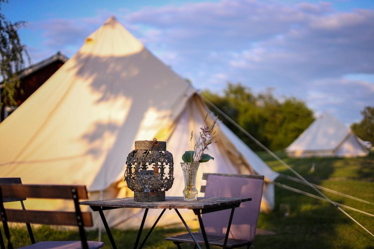 Hôtel Sorby Glamping à Klockrike Extérieur photo